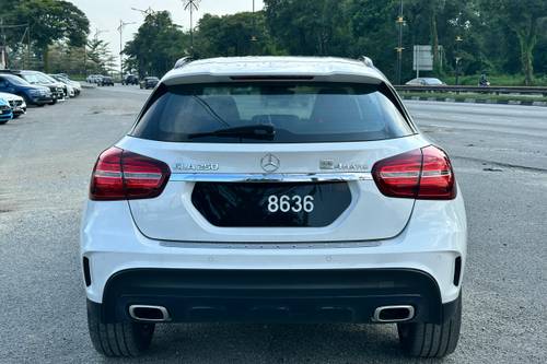 2017 Mercedes Benz GLA-Class 250 4MATIC AMG Line Terpakai