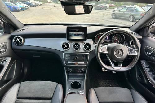 2017 Mercedes Benz GLA-Class 250 4MATIC AMG Line Terpakai