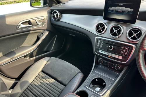 2017 Mercedes Benz GLA-Class 250 4MATIC AMG Line Terpakai