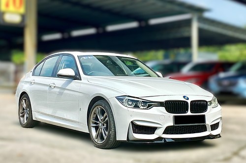 2016 BMW 330e Sport Terpakai