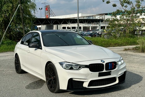 2012 BMW 328i Sport Terpakai
