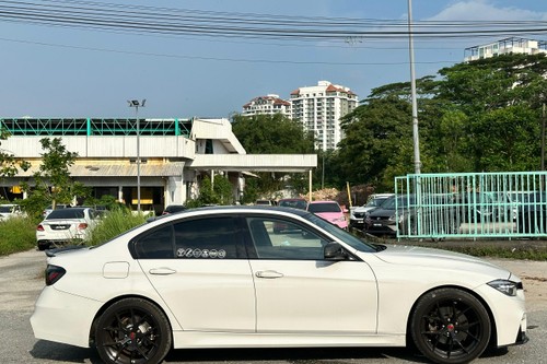 2012 BMW 3 Series Sedan 328i Terpakai