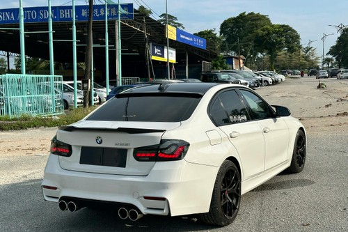 2012 BMW 3 Series Sedan 328i Terpakai
