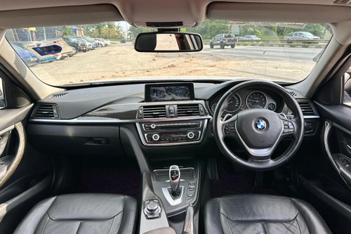 2012 BMW 3 Series Sedan 328i Terpakai