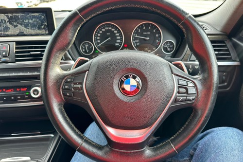 2012 BMW 3 Series Sedan 328i Terpakai