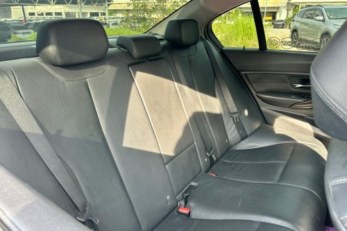 2012 BMW 3 Series Sedan 328i Terpakai