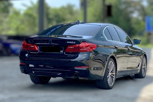 2017 BMW 5 Series Sedan 530e Sport Terpakai
