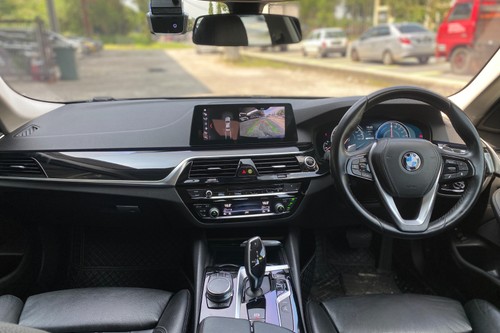 2017 BMW 5 Series Sedan 530e Sport Terpakai