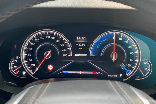 2017 BMW 5 Series Sedan 530e Sport Terpakai