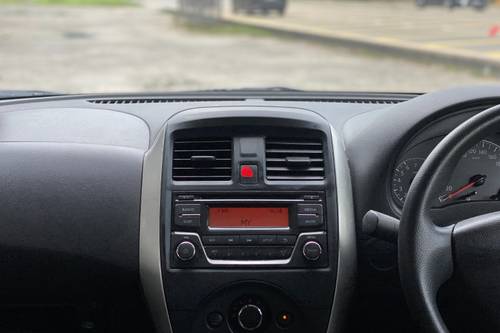 2018 Nissan Almera 1.5L E AT Terpakai