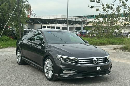 2021 Volkswagen Passat R-Line 2.0 TSI R-Line Terpakai