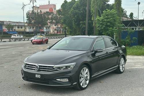 2021 Volkswagen Passat R-Line 2.0 TSI R-Line Terpakai