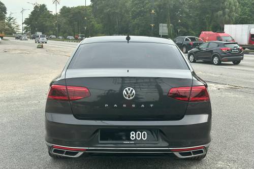 2021 Volkswagen Passat R-Line 2.0 TSI R-Line Terpakai