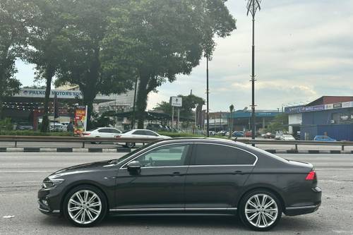 2021 Volkswagen Passat R-Line 2.0 TSI R-Line Terpakai