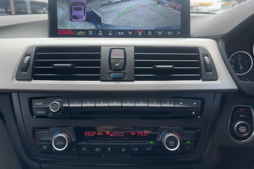 2015 BMW 3 Series Sedan 316i Terpakai