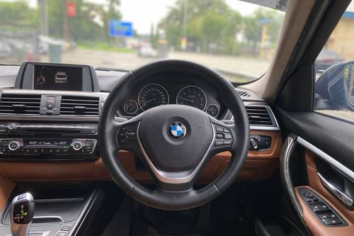 2016 BMW 3 Series Sedan 318i Sports Terpakai