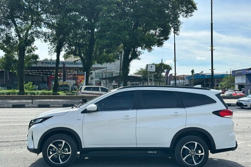 2022 Perodua Aruz 1.5AV Terpakai