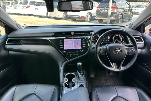 2021 Toyota Camry 2.5V Terpakai