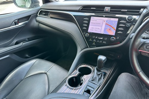 2021 Toyota Camry 2.5V Terpakai