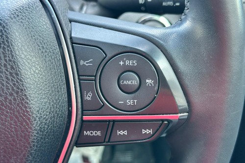 2021 Toyota Camry 2.5V Terpakai