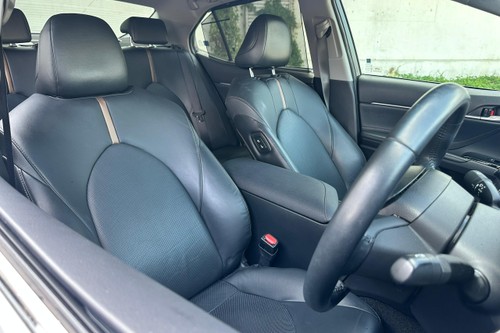 2021 Toyota Camry 2.5V Terpakai