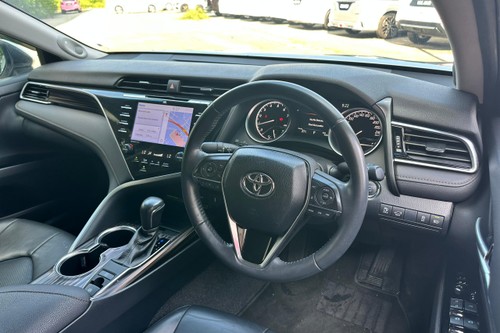 2021 Toyota Camry 2.5V Terpakai