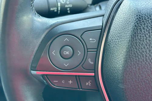 2021 Toyota Camry 2.5V Terpakai