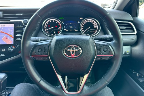 2021 Toyota Camry 2.5V Terpakai