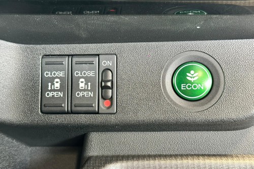 2017 Honda Step Wgn 1.5 Terpakai