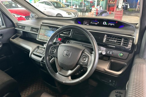 2017 Honda Step Wgn 1.5 Terpakai