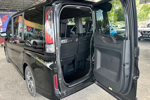 2017 Honda Step Wgn 1.5 Terpakai