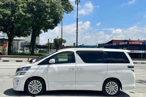 Second hand 2012 Toyota Vellfire 2.4Z 