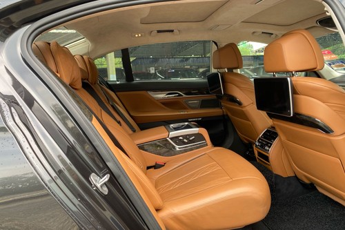 2017 BMW 7 Series Sedan 740Le xDrive Terpakai