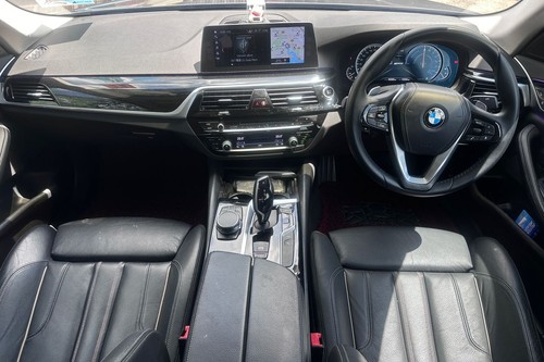 2018 BMW 5 Series Sedan 530e M Sport Terpakai