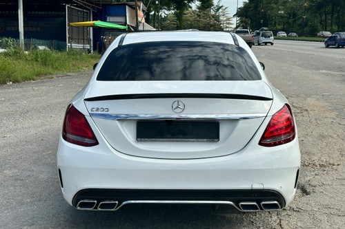 Second hand 2015 Mercedes Benz C-Class Saloon C200 Avantgarde Line 