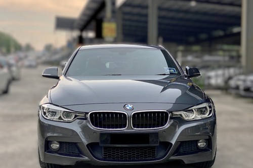 2017 BMW 3 Series Sedan 330e M Sport Terpakai