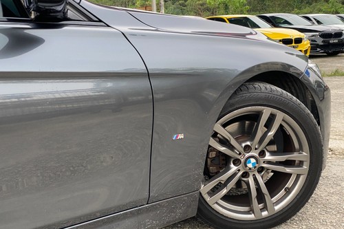 2017 BMW 3 Series Sedan 330e M Sport Terpakai