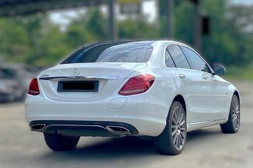 2017 Mercedes Benz C-Class Saloon C350e Avantgarde Terpakai