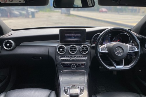 2017 Mercedes Benz C-Class Saloon C350e Avantgarde Terpakai