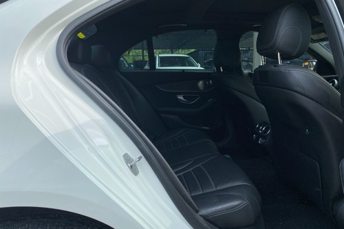 2017 Mercedes Benz C-Class Saloon C350e Avantgarde Terpakai