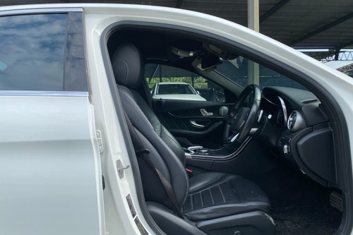 2017 Mercedes Benz C-Class Saloon C350e Avantgarde Terpakai
