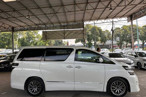 Second hand 2009 Toyota Vellfire 2.4Z 