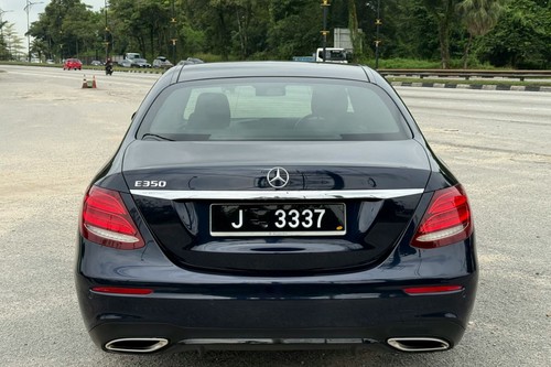 Terpakai 2020 Mercedes Benz E-Class Saloon E 350 AMG Line untuk Dijual