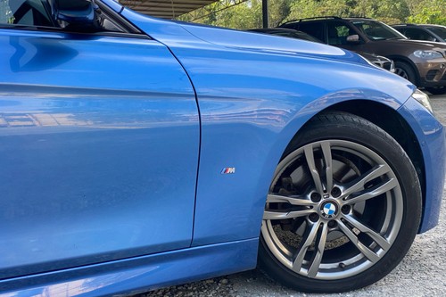 2017 BMW 3 Series Sedan 330e M Sport Terpakai