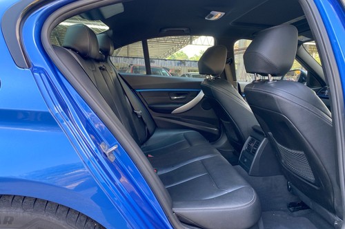 2017 BMW 3 Series Sedan 330e M Sport Terpakai