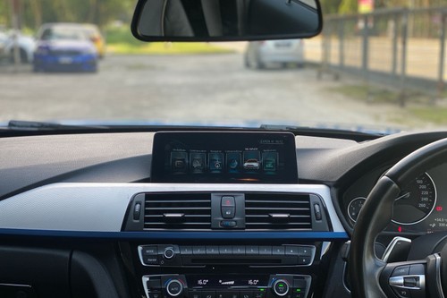 2017 BMW 3 Series Sedan 330e M Sport Terpakai