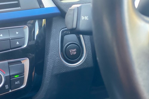 2017 BMW 3 Series Sedan 330e M Sport Terpakai