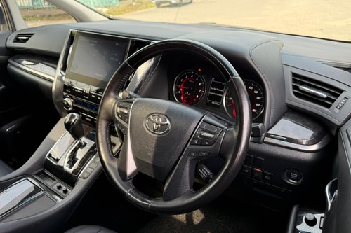 2021 Toyota Alphard 2.5 SC Terpakai