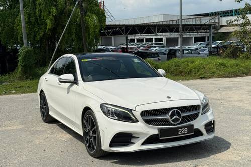 2018 Mercedes Benz C300 2.0 AMG Terpakai