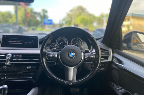 2017 BMW X5 Hybrid xDrive 40e M Sport Terpakai